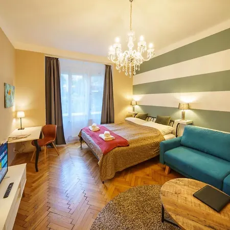 Dlouha With Balcony Apartment