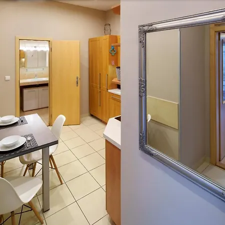 Apartment Dlouha With Balcony Prague