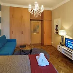 Old Town - 2 With Balcony Dlouha Апартаменты