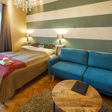 Апартаменты Old Town - 2 With Balcony Dlouha Прага